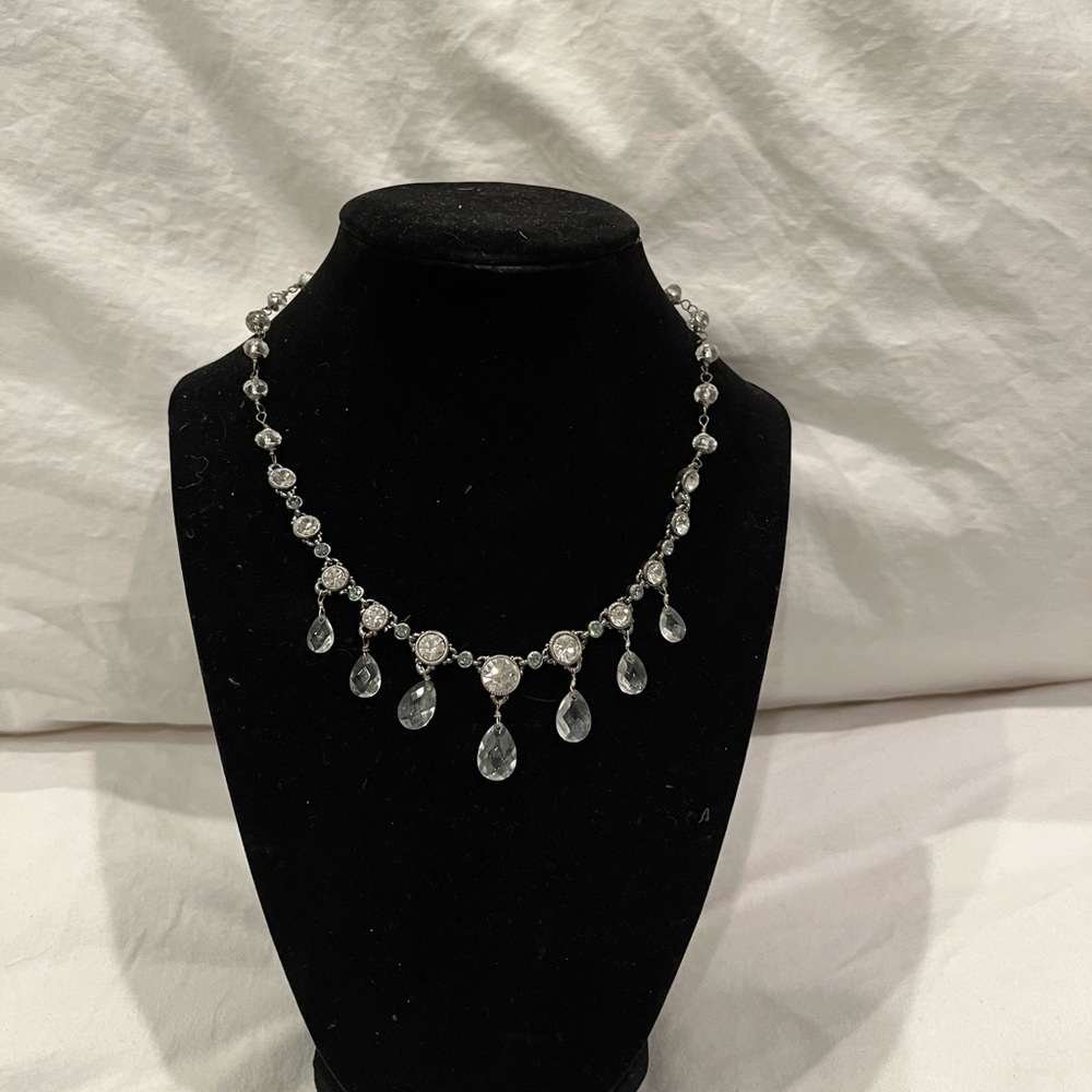 White House black market necklace
